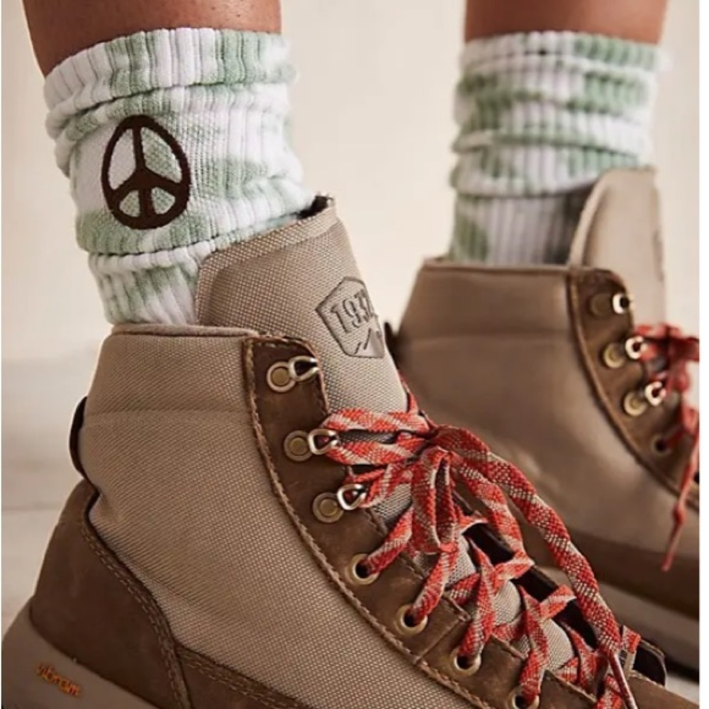 - Free people peaceful peace sign socks parks project new with package